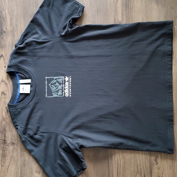adidas T-Shirt - Picture 1 of 4